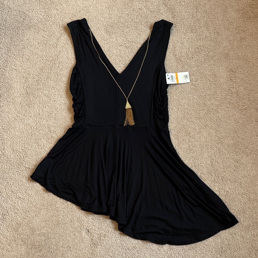 Thalia Sodi Elegant Black Sleeveless Top with gold chain
